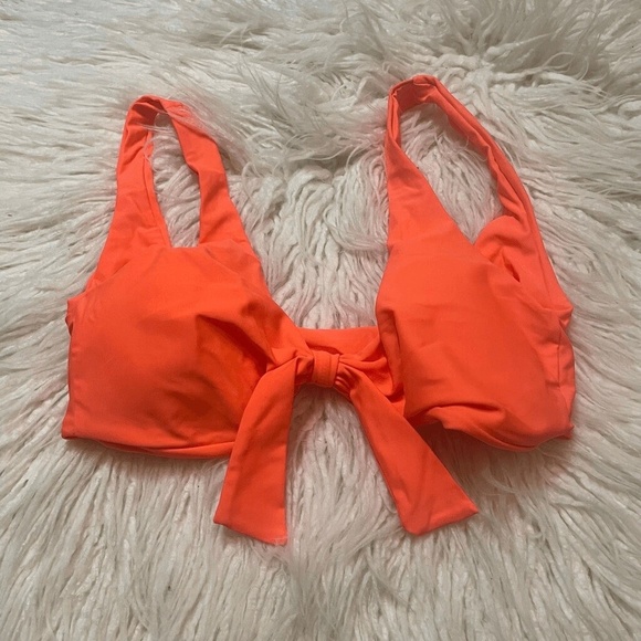 Twist Tie‎ Bikini Top - Picture 1 of 3
